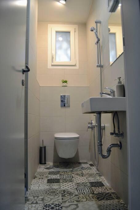 Modern City Center 2 Bedroom Apartment Sofia Eksteriør billede