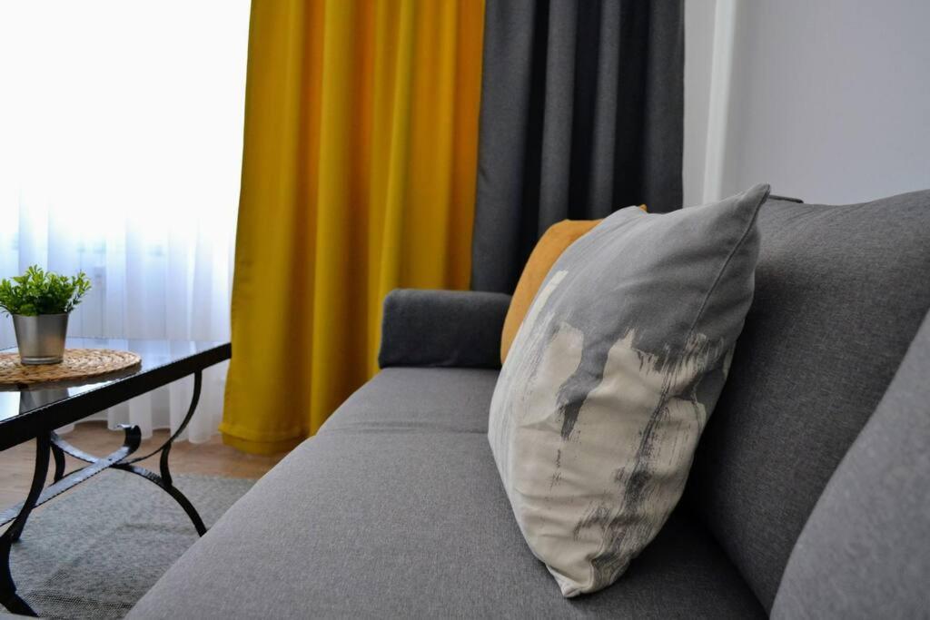 Modern City Center 2 Bedroom Apartment Sofia Eksteriør billede